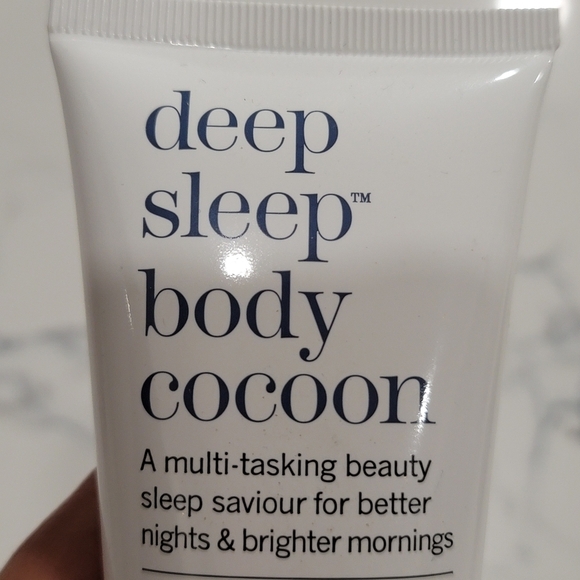 Beauty Bundle set of 4, 2 sprays and 2 creams - Picture 16 of 17